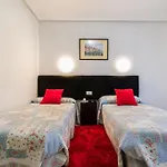 La Mar Hostel *